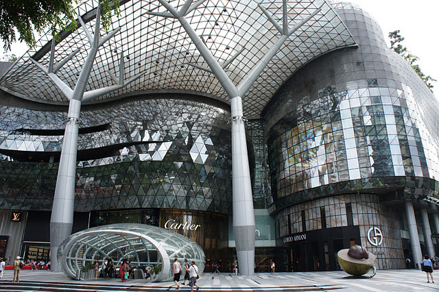 Top 6 places to shop in Singapore