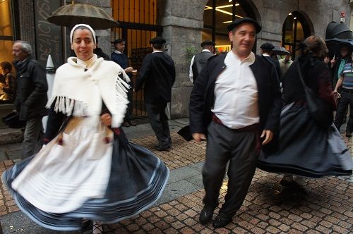 dancing in the street in Bilbao