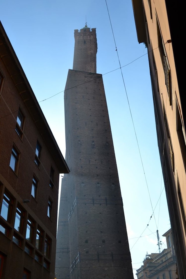 The leaning towers of Bologna 2