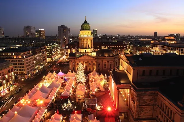 berlin xmas market_109979756