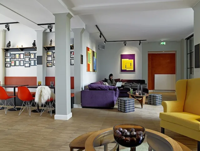 Ibsens-Hotel-Lobby-sofas