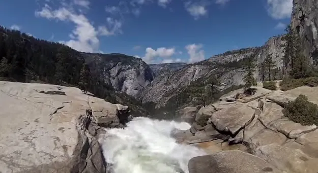 HIking in Yosemite | The Travel Hack