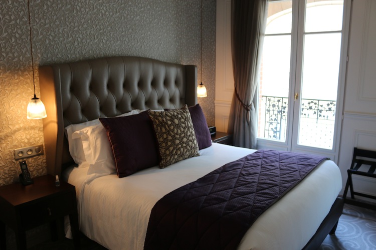 Citadines Suite Louve Paris bedroom