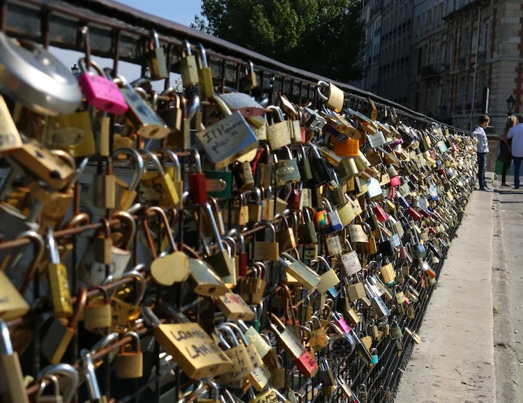 love lock bridge