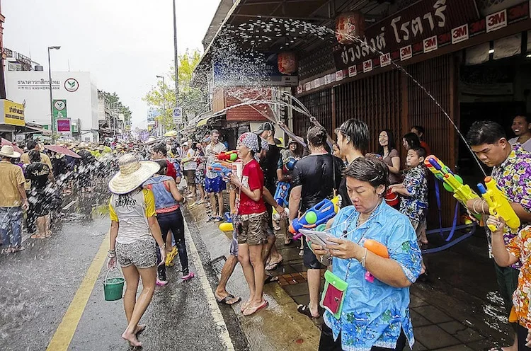 5 tips to survive Songkran