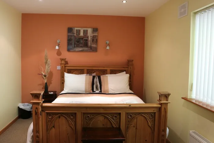 Niagra Lodge Llangollen Master Bedroom