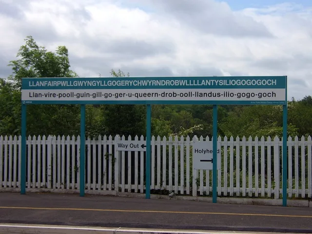 llanfairpwllgwyngyllgogerychwyrndrobwllllantysiliogogogoch