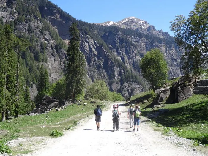 hiking in the himalayas