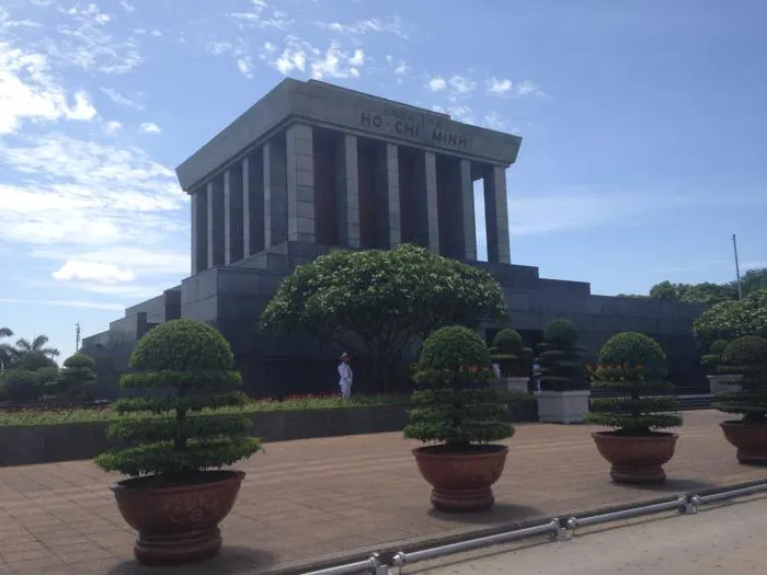 ho chi minh mauseleum