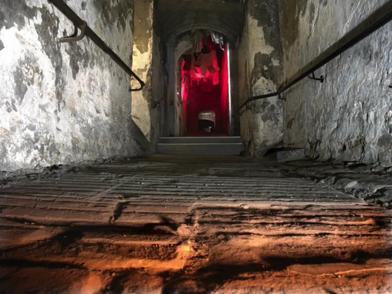 Edinburgh's Underground - The Real Mary King's Close