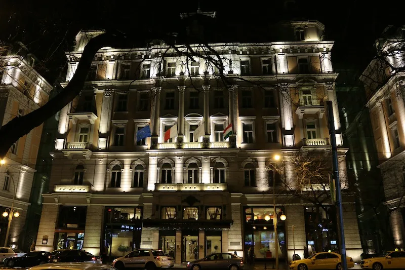 Corinthia Hotel Buapest at night