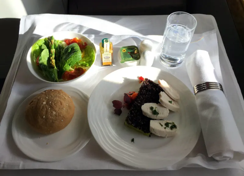 What it's like to fly Emirates Business Class