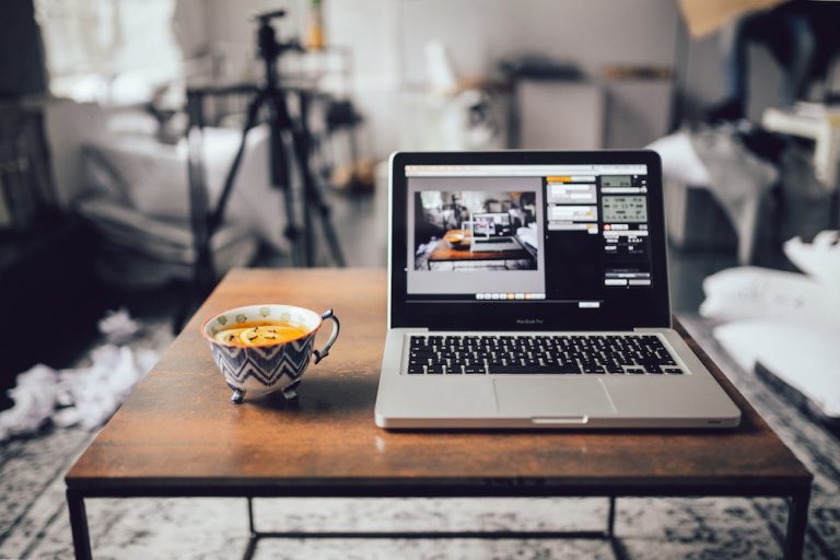 Join The Travel Hack Team and come to Canada!