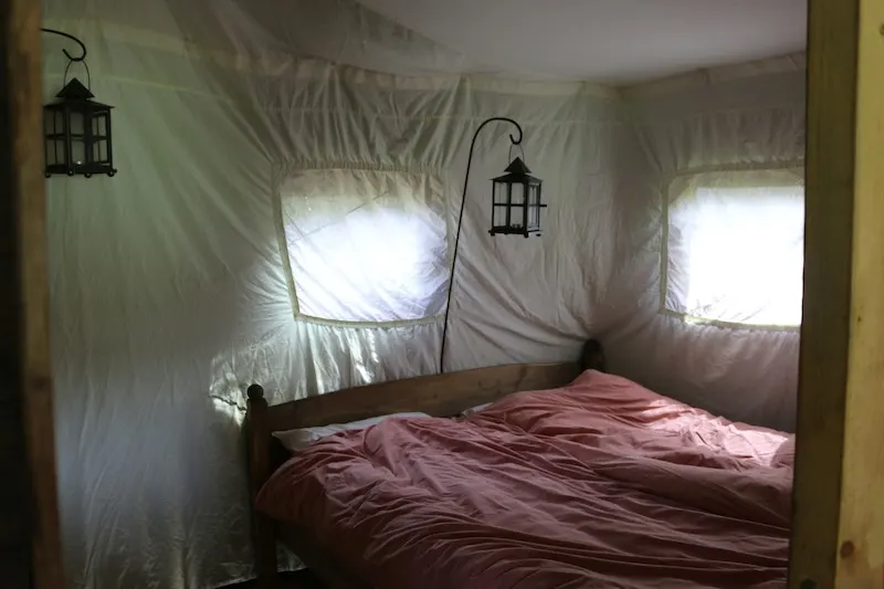 Featherdown Glamping in Lancaster main bedroom