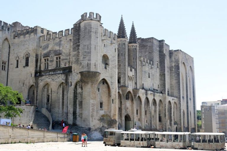 Falling in love with Avignon and 10 unmissable things to do