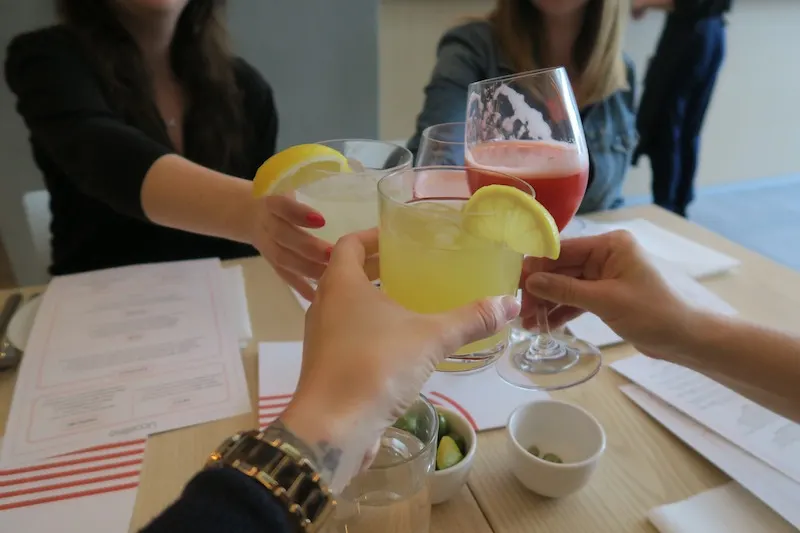 cocktails-at-uccelino-edmonton