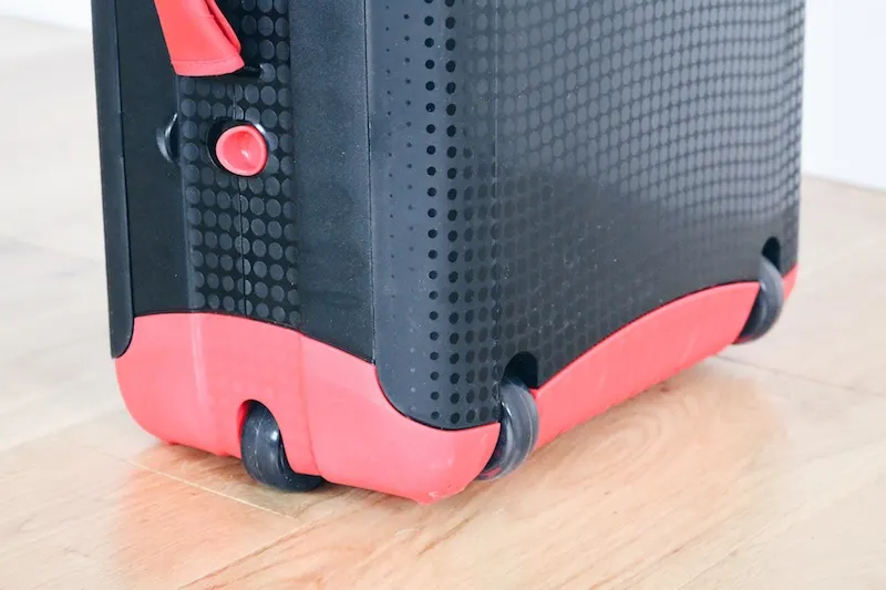 Jurni Suitcase review on The Travel Hack travel blog