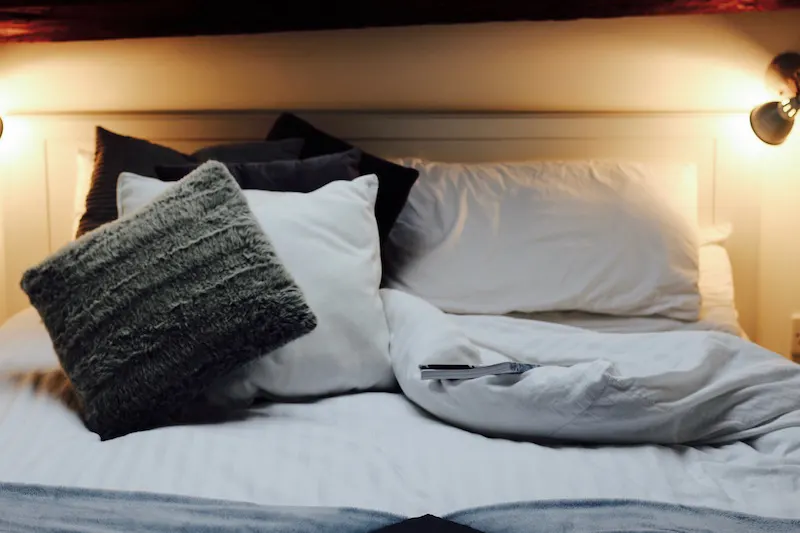 how-to-make-your-home-feel-like-a-luxury-hotel-bedding