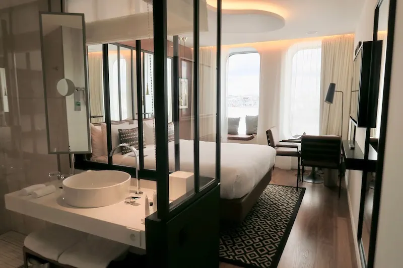 room-at-renaissance-paris-republique-hotel
