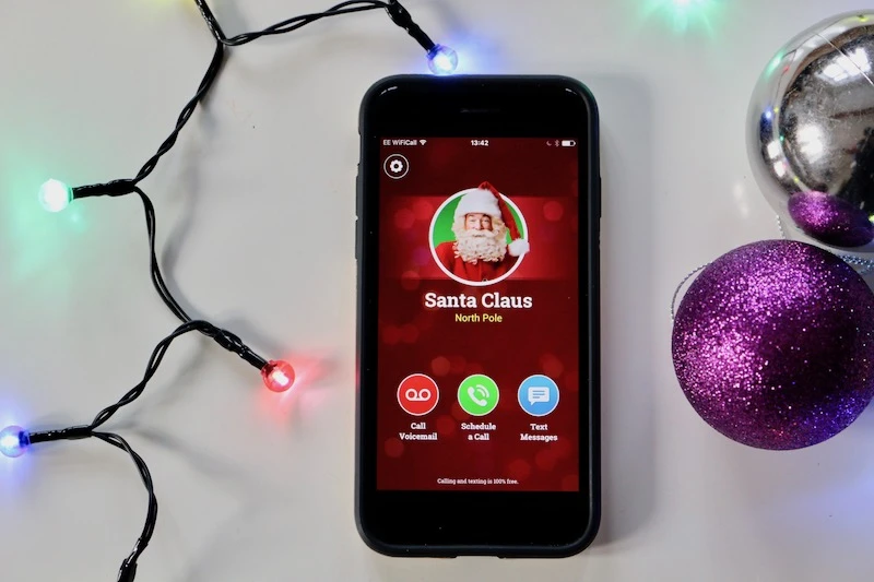 santa-claus-on-the-phone-app