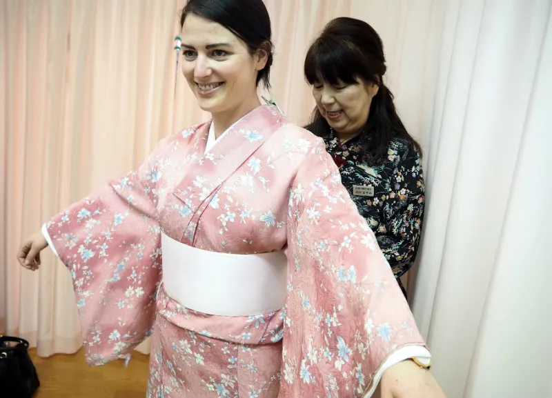 Learning How to Wear a Kimono in Japan