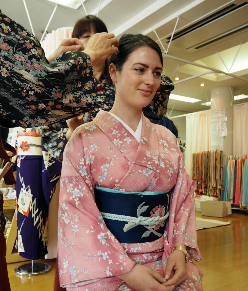 Learning How to Wear a Kimono in Japan