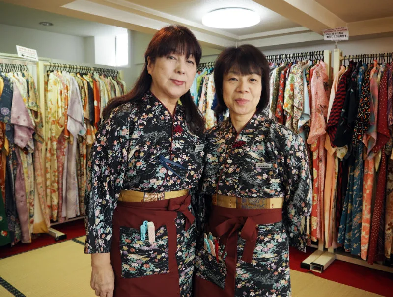 Learning How to Wear a Kimono in Japan