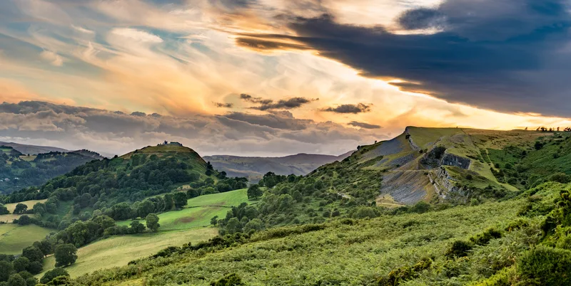 Stunning view of Llangollen scenery - 10 of the Best Llangollen Hotels