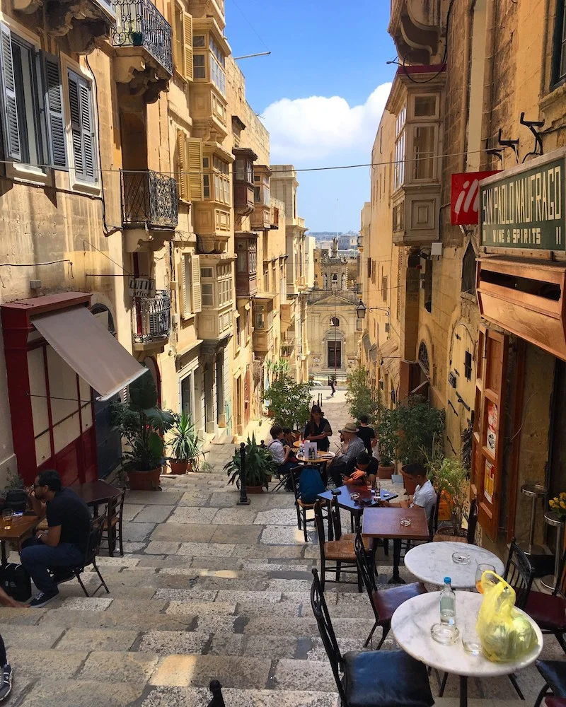 Outdoor restaurants in Malta