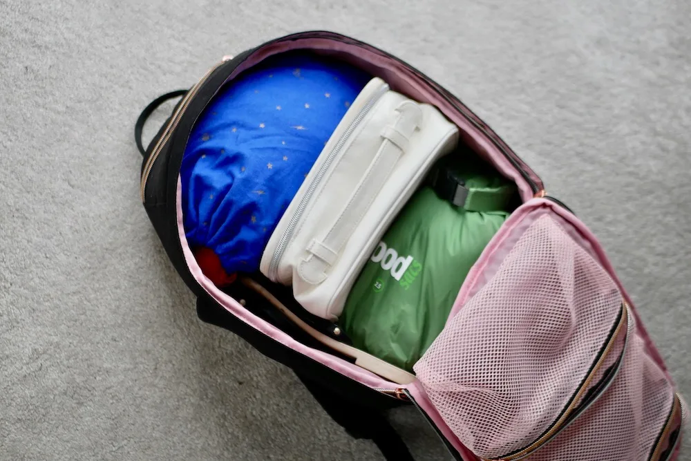 Using packing cubes to travel light