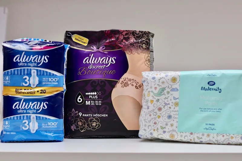 https://thetravelhack.com/wp-content/uploads/2019/10/Whats-in-my-hospital-bag-maternity-pads.jpeg.webp