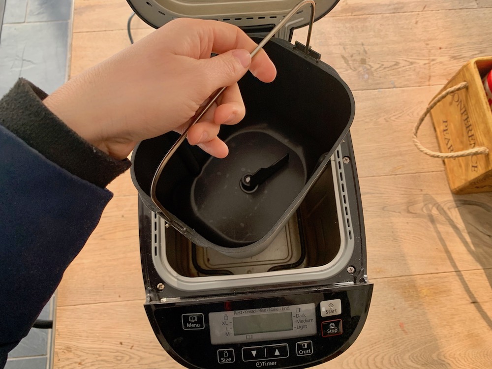 https://thetravelhack.com/wp-content/uploads/2021/03/Panasonic-bread-maker-7.jpeg