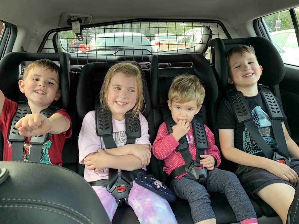 Multimac Car seat Review: Fitting 3 or 4 car seats in the back of a car!