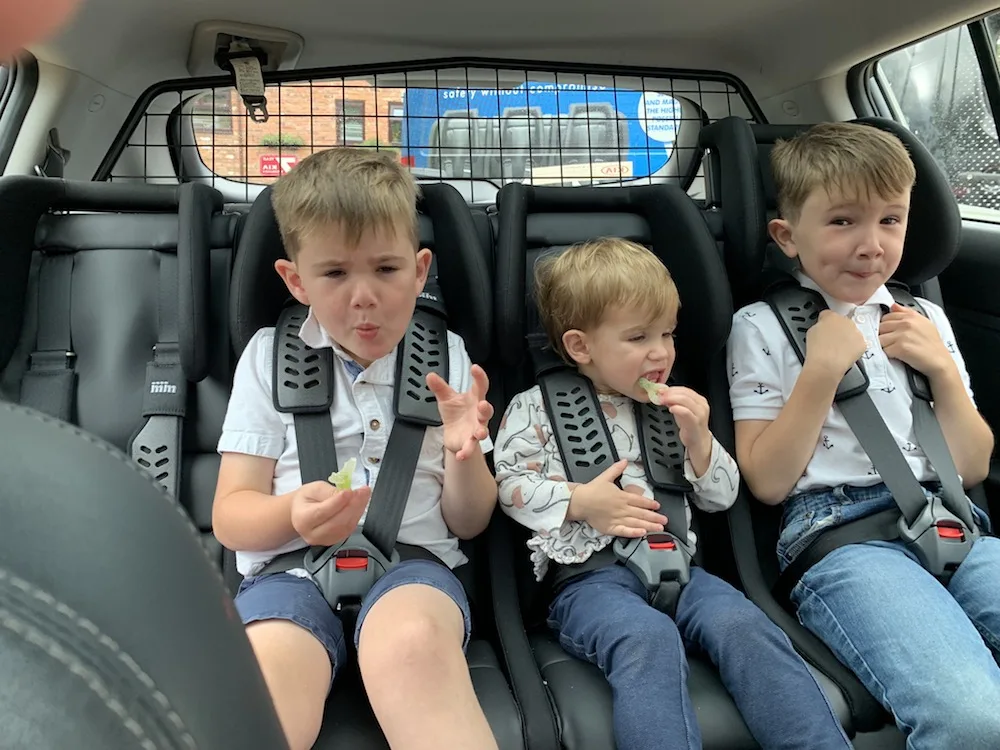 Multimac Car seat Review: Fitting 3 or 4 car seats in the back of a car! -  The Travel Hack