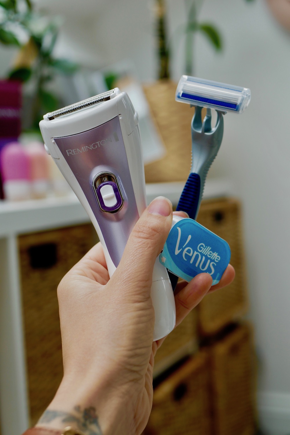 Can you take razors in your hand luggage?