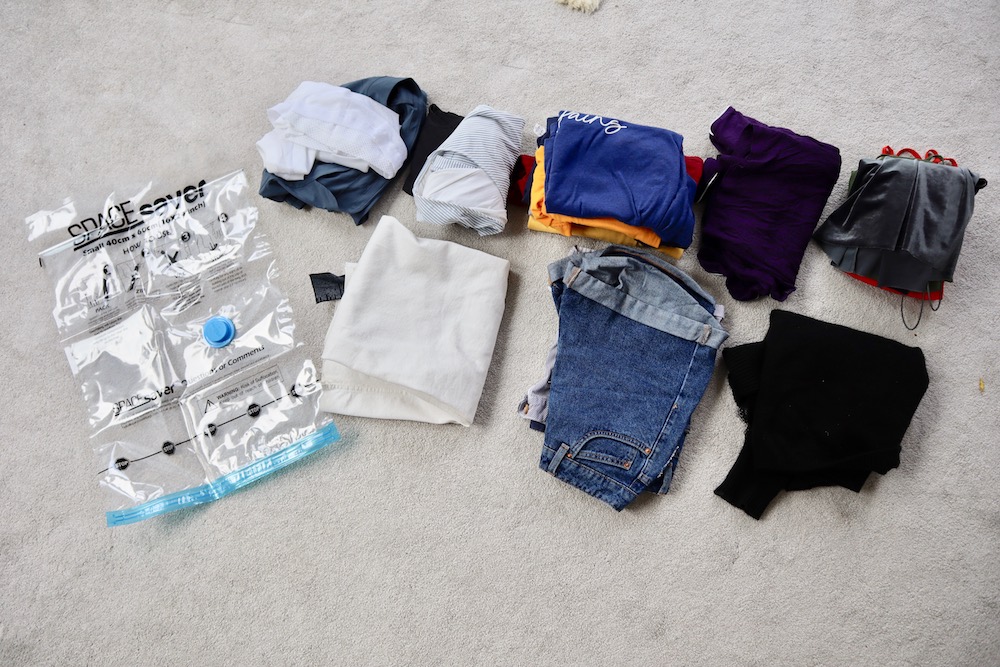 vacuum pack clothes for travel