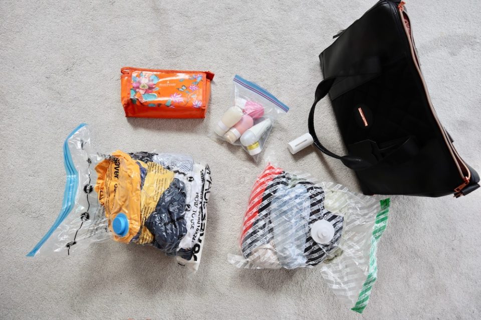 Using vacuum sealed bags for travelling The BEST way to save luggage