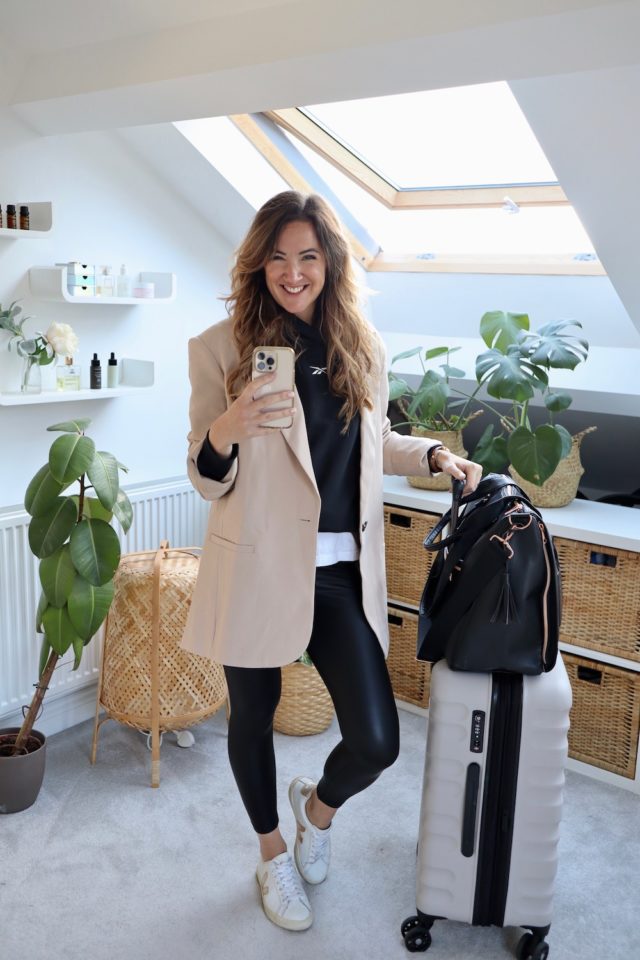 7 Stylish airplane outfits + inspo for comfy women’s travel outfits The Travel Hack