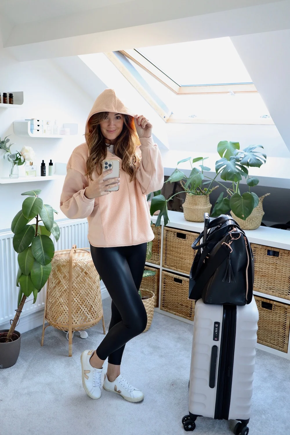 Best Airplane Outfit Ideas: 12 Chic (And Cozy!) Jetsetter Looks
