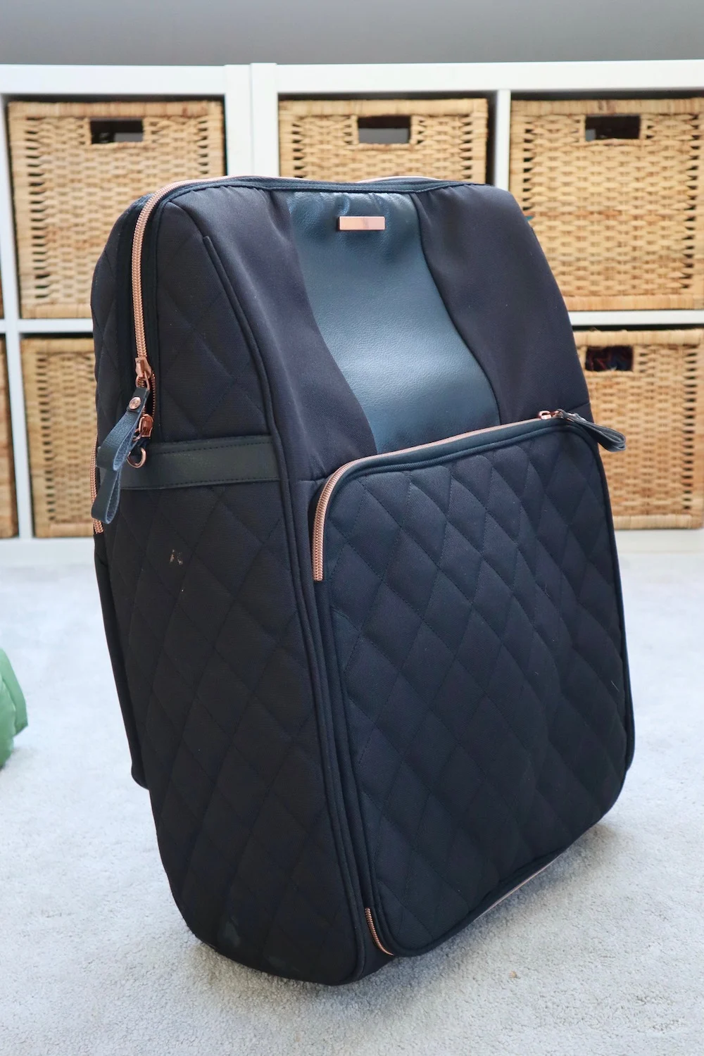 10 kg lightweight shop suitcase