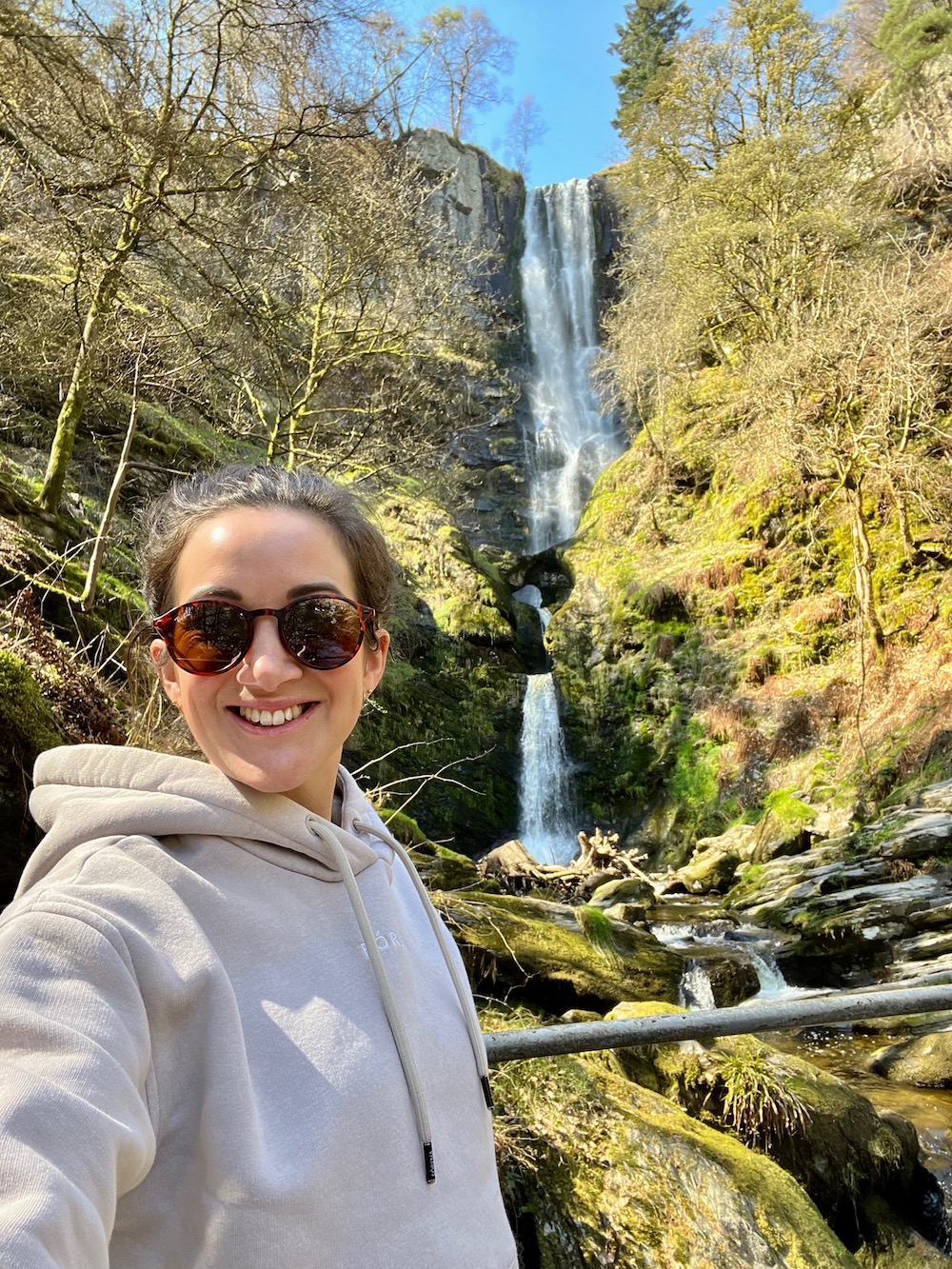 pistyll rhaeadr waterfall walk