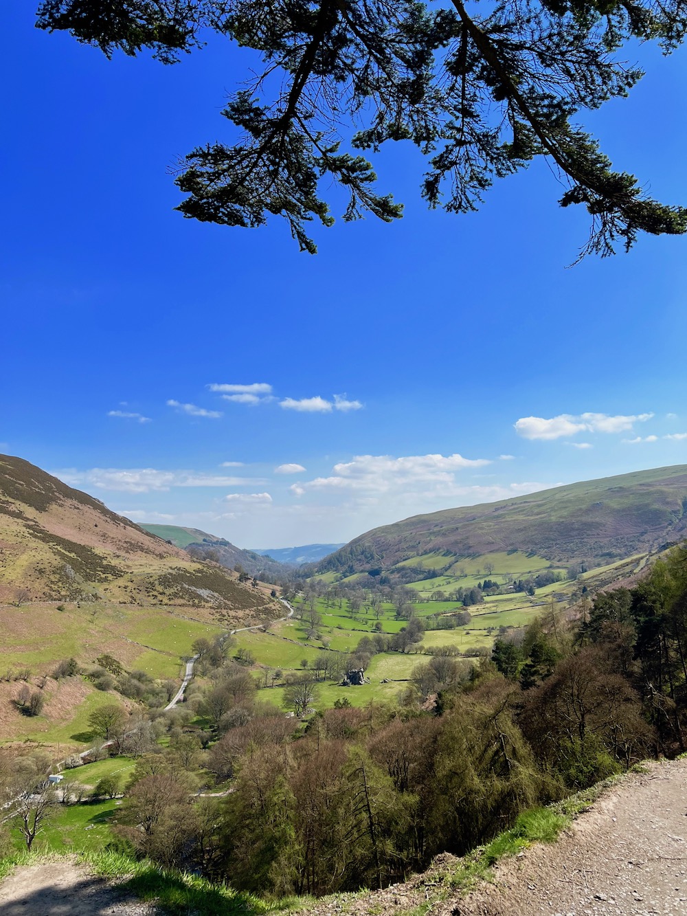 pistyll rhaeadr waterfall walk