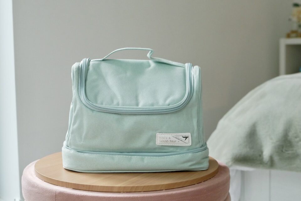 The best travel toiletry bag for women: Reviewing the Amazon bestsellers