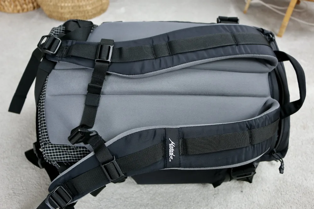 Comfortable straps on the Matador SEG 28 review