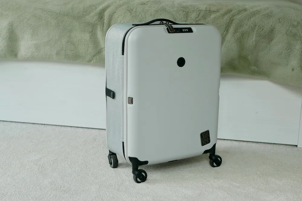 Jolting pebbles 20 pro suitcases