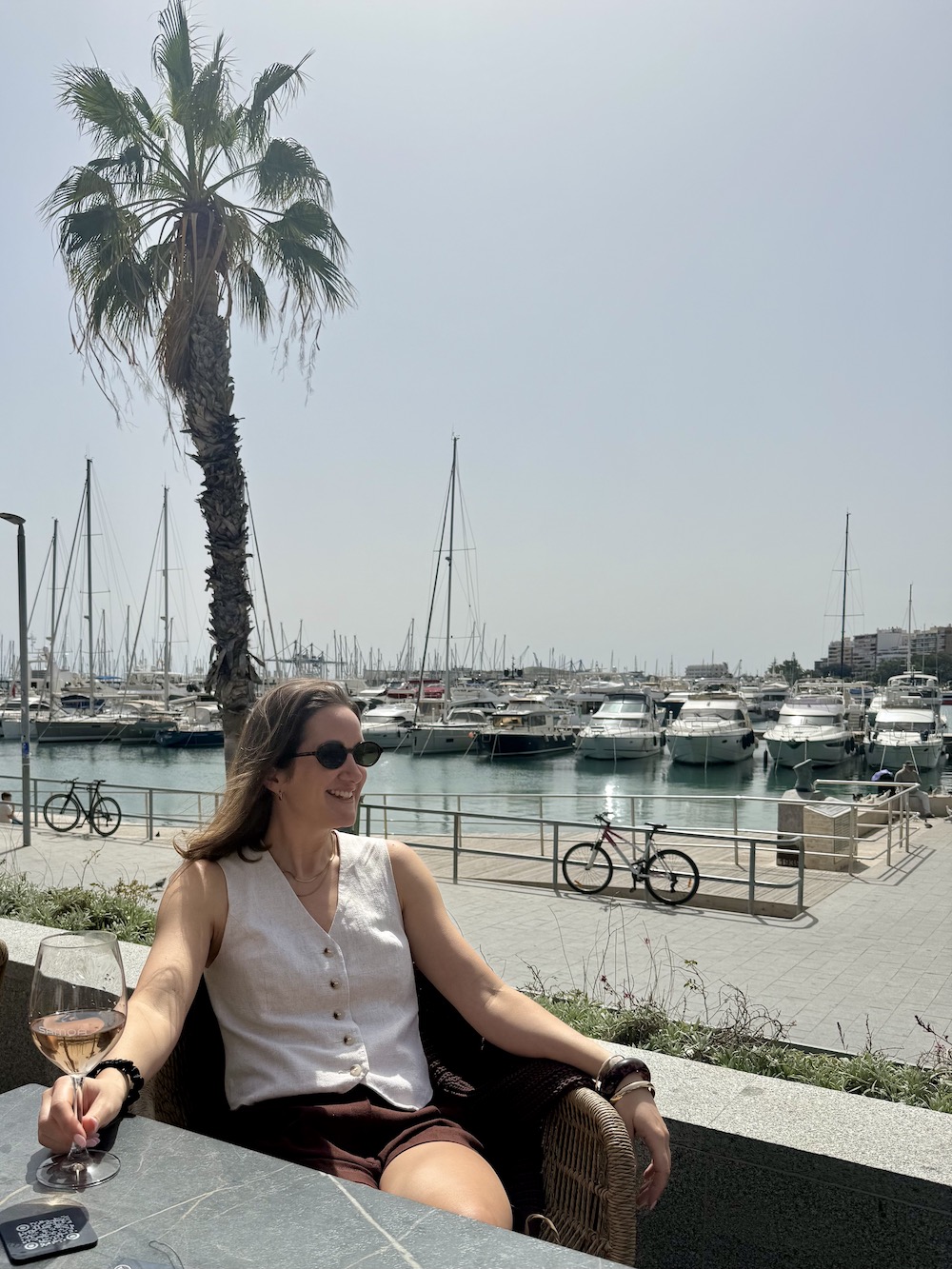 Lunch spot in Alicante marina