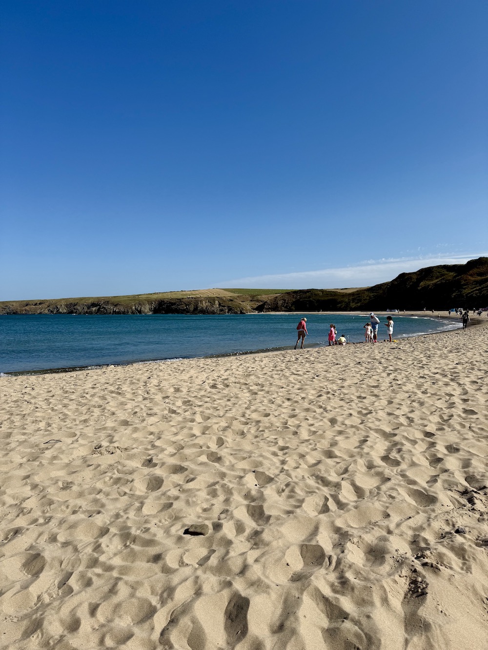 squeaky golden sand at Whistling Sands Beach Porthor